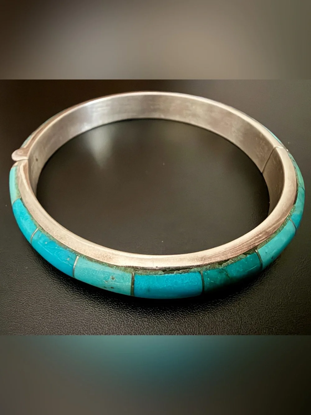 VINTAGE JAY KING (DTR) STERLING SILVER GENUINE TURQUOISE INLAY BANGLE BRACELET